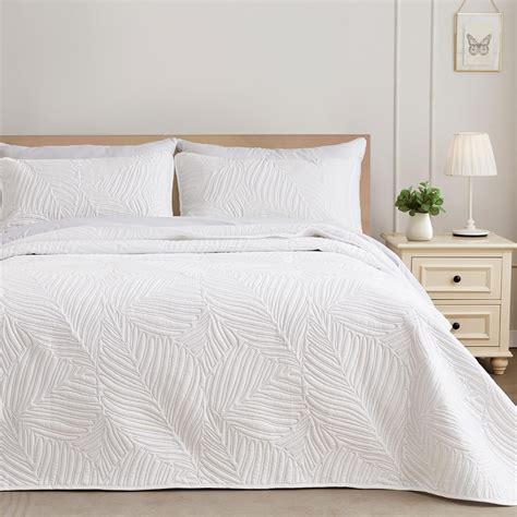 Exclusivo Mezcla King Size Quilt Bedding Set, Lightweight White Quilts ...