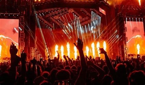 Get Ready To Sing At The Top Of Your Lungs Because Lollapalooza’s Asia ...