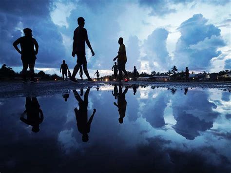 These photos of 'king tides' globally show risks of climate change ...