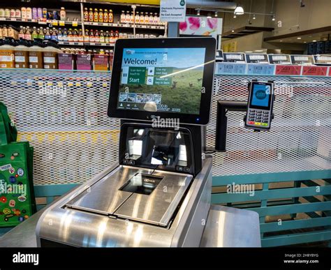 Whole foods store employee hi-res stock photography and images - Alamy