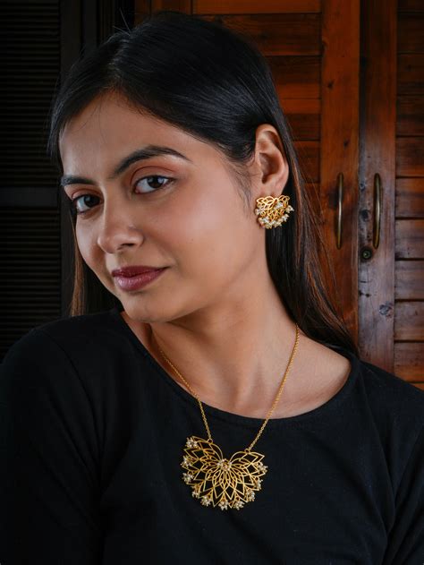 Serene Harmony: Water Lily Set With Lotus Mist Ring By Totapari Jewellery