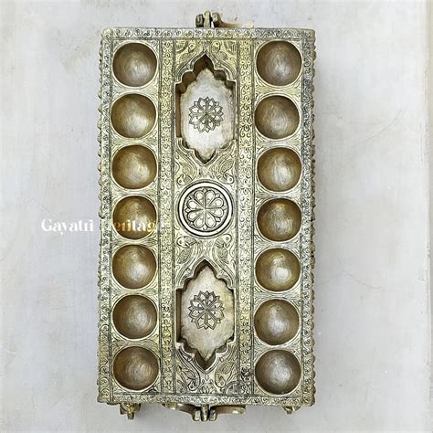 Brass Pallanguzhi – South Indian Game with Wheel Base | Gayatri Herita ...