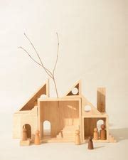 Wooden Doll House – bloon toys