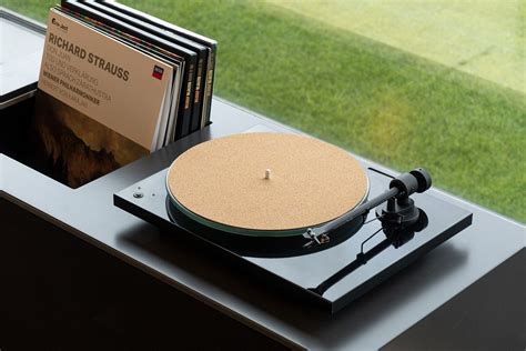 The Best Material For Vinyl Slipmats: A Guide For Audiophiles
