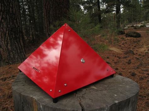 Alienware Pyramid Case 的图像结果