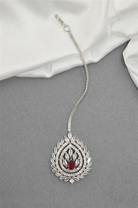 Maang Tikka for Wedding | Now Buy Latest Maang Tikka Online - Niscka