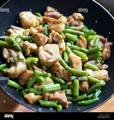 Pan fried green beans hi-res stock photography and images - Alamy