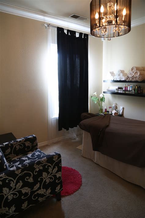 Guides - Santa Rosa, CA - Syys Thai Massage - Dave's Travel Corner