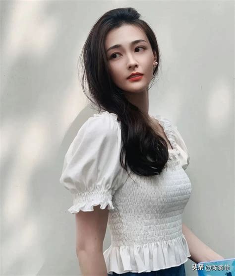 Ding Xiaoying is young and beautiful, beautiful and generous - iMedia