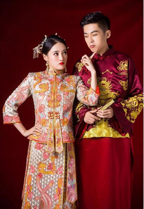 中式婚纱照年轻情侣高清图片下载-正版图片501759157-摄图网