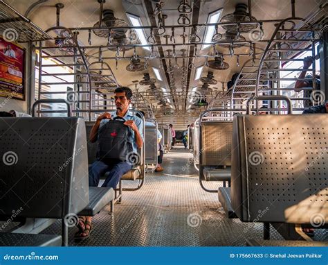 Indian Railway Local Train 的图像结果