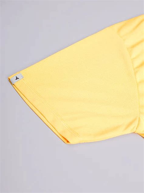 Men Solid Slim Fit Crew Neck T-shirt with TECHNO COOL+