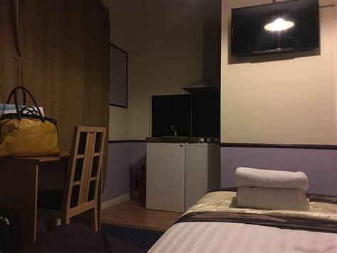 HEATHROW PALACE (Hounslow) - Guesthouse Reviews & Photos - Tripadvisor