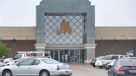 Jackson MS council approve sale of Dillard's building to filmmaker