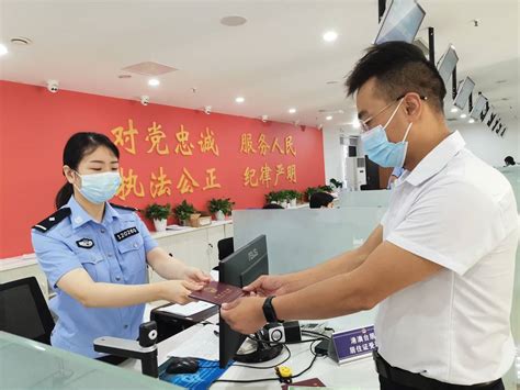 6个证件，1次办理 重庆高新区推出新生儿“出生一件事”政务服务 - 封面新闻