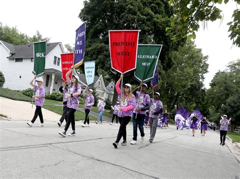 Photos: Downers Grove North High School Homecoming Parade – Shaw Local
