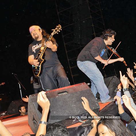 Mika, Parikrama at KMC- The Etimes Photogallery Page 2