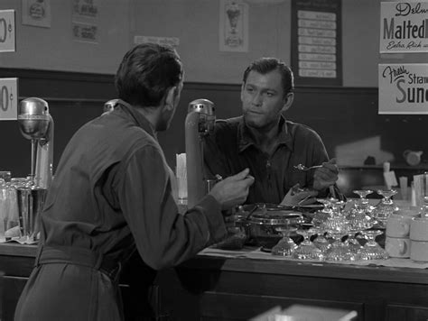 The Twilight Zone Episode 1: Where Is Everybody? | Midnite Reviews