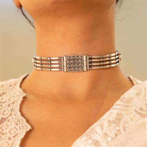 Tattva Vintage Inspired Classic Line Sequence Choker