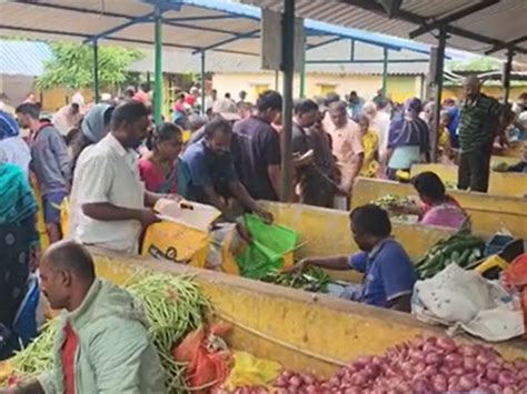 புரட்டாசி 3வது சனிக்கிழமை.. தருமபுரி உழவர் சந்தையில் காய்கறி விற்பனை ...