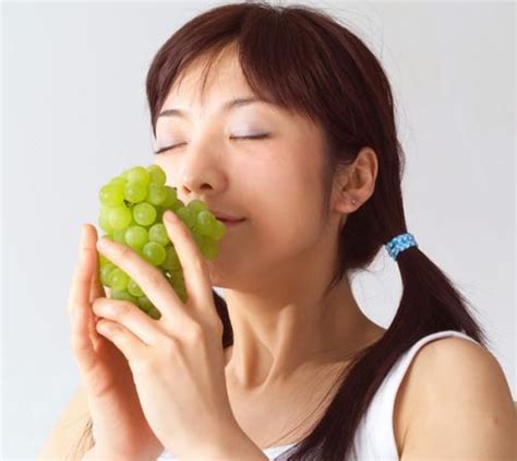 女人吃葡萄有什么好处 女人吃普通能补血 - 鲜淘网