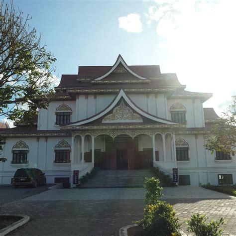 XIENG KHOUANG PROVINCIAL MUSEUM (2024) All You Need to Know BEFORE You ...