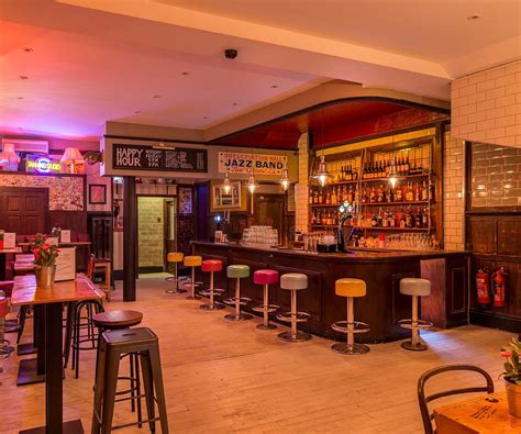 SIMMONS BAR | TOWER BRIDGE (2026) All You Need to Know BEFORE You Go ...