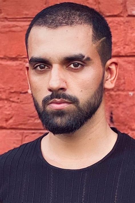 Deepak Chahar’s Bio, Age, Relationships, Latest Buzz, Photos & Videos