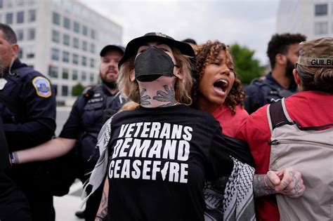 Thousands fill Washington’s streets to protest Israel’s war in Gaza ...