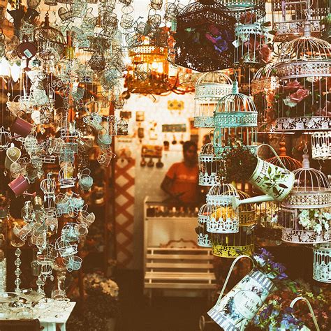 Delhi's Best Gift Shops Near You For Unique Gifts | LBB