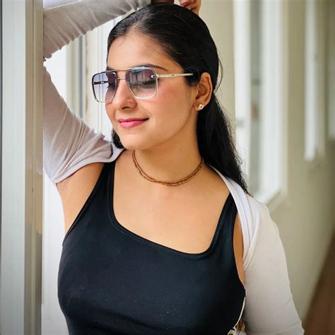 4Flaunt Bold Series Metal Frame Square Sunglasses - Gold Brown