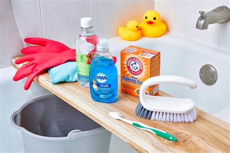 How to Clean a Bathtub the Right Way In 9 Easy Steps
