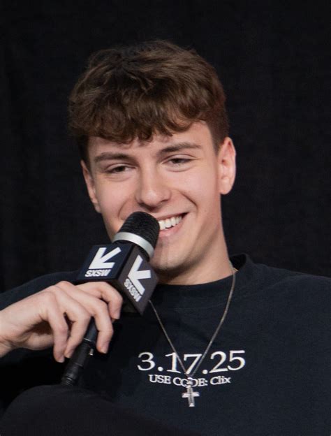 Clix Biography, Height, Weight, Age, Stats, Wife, Salary, Net Worth ...