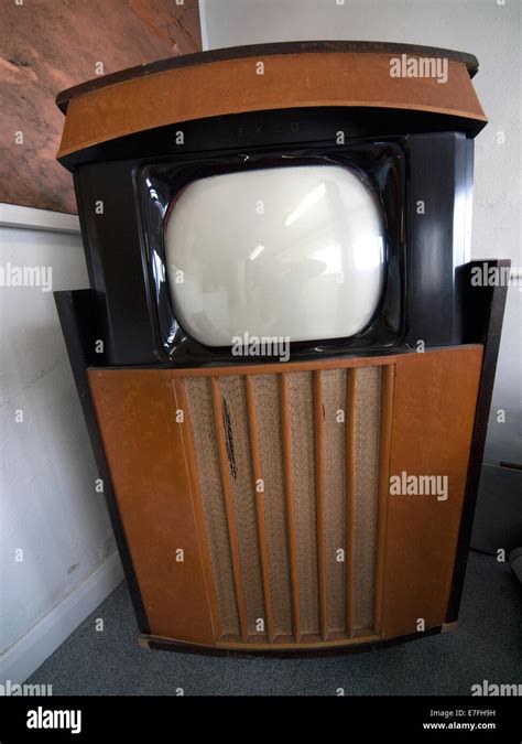 First TV Set 的图像结果