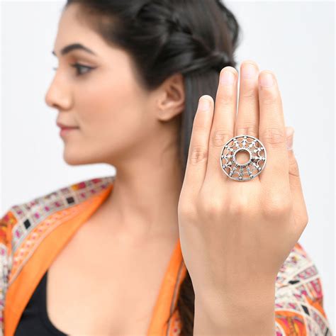 Warli Ghoomer Ring – VOYLLA