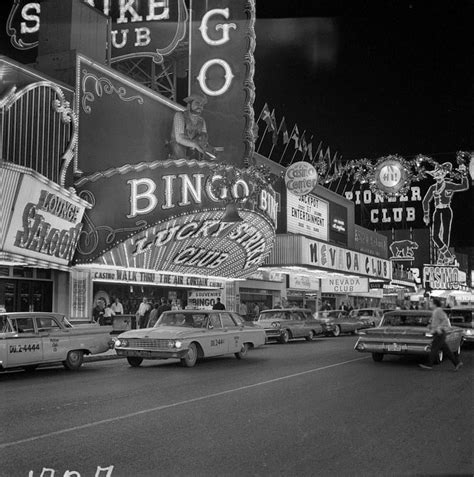 Fremont Street - downtown Las Vegas | Las vegas, Vegas, Downtown las vegas