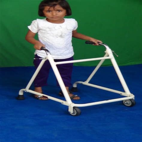 1663603944_walker-rollator-child.jpg?v=1689934373
