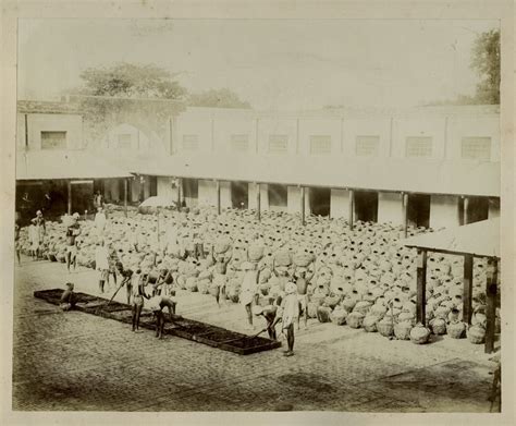 Indian Porters with Numerous Baskets - 1890's - Old Indian Photos
