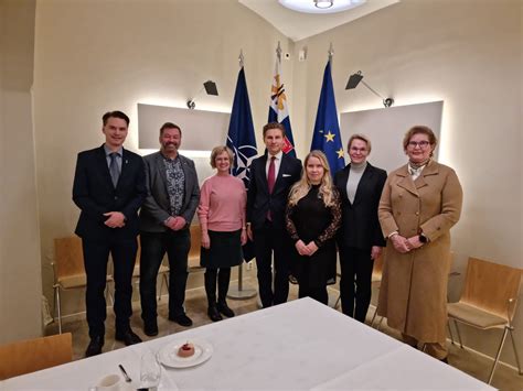 Sodankylän kunnanjohto tapasi puolustusministeri Antti Häkkäsen ...