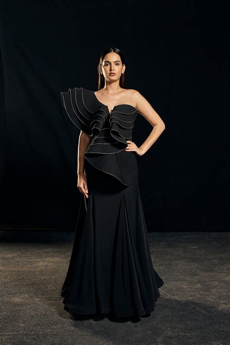 Red carpet fishtail skirt