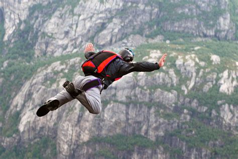 BASE Jumping in the US: The Legal Status of This Extreme Sport