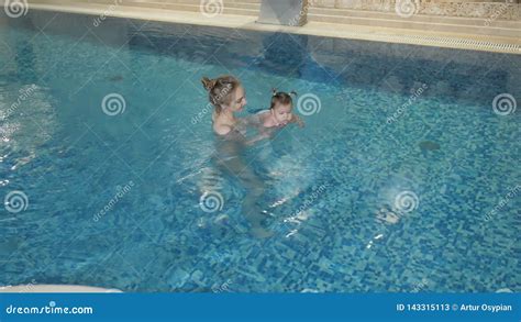 Baby Girl Swimming 的图像结果