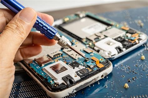 Rezultat imagine pentru Computer Hardware Reparing Pictures