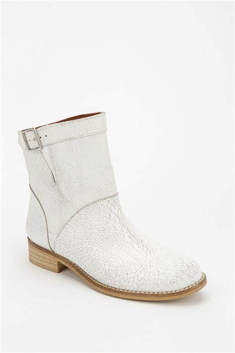 Chic and Comfortable Spring Shoes, Sandals, Heels, and Flats | Glamour