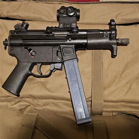 MP5: Roller-Delayed Blowback subgun