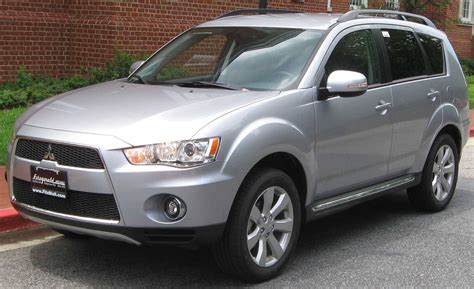 2010 Mitsubishi Outlander SE - 4dr SUV 2.4L CVT auto