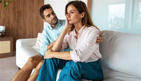 13 Major Signs Your Friends are Ruining Your Relationship - lifeberrys.com