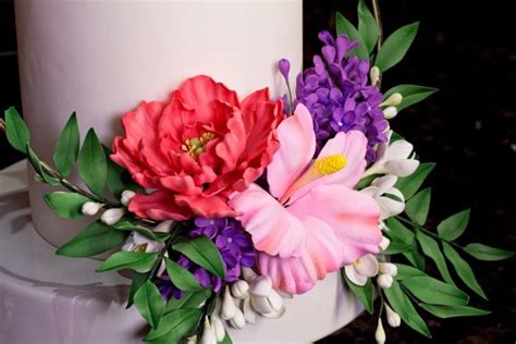 Fondant Hibiscus Flower Tutorial 的图像结果
