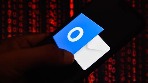 Microsoft Outlook hit with hourslong outage