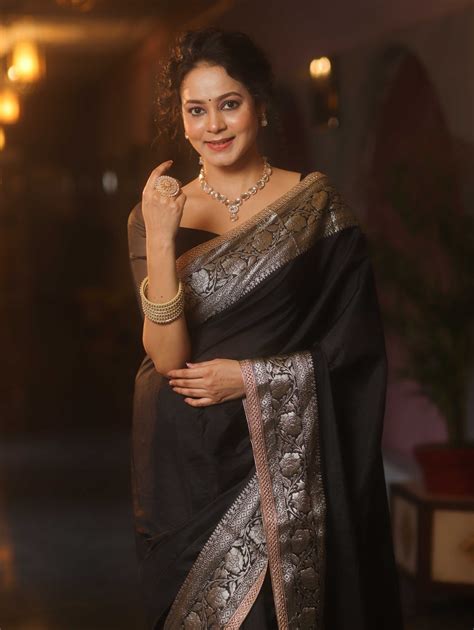 Buy Latest Black Sarees Online